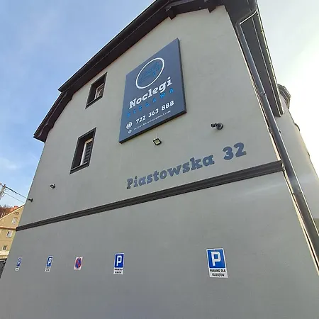 Noclegi Bielawa 公寓式酒店 3*